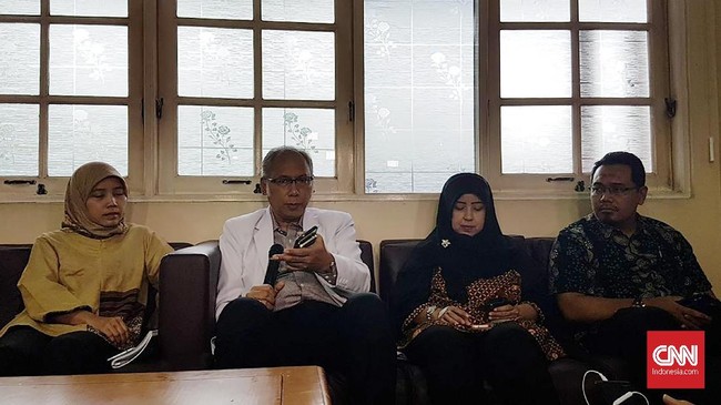 Sekjen IDI menyatakan dokter yang ditetapkan sebagai tersangka menghalangi penyidikan Setnov oleh KPK pun pun sedang diperiksa tentang dugaan pelanggaran etik.