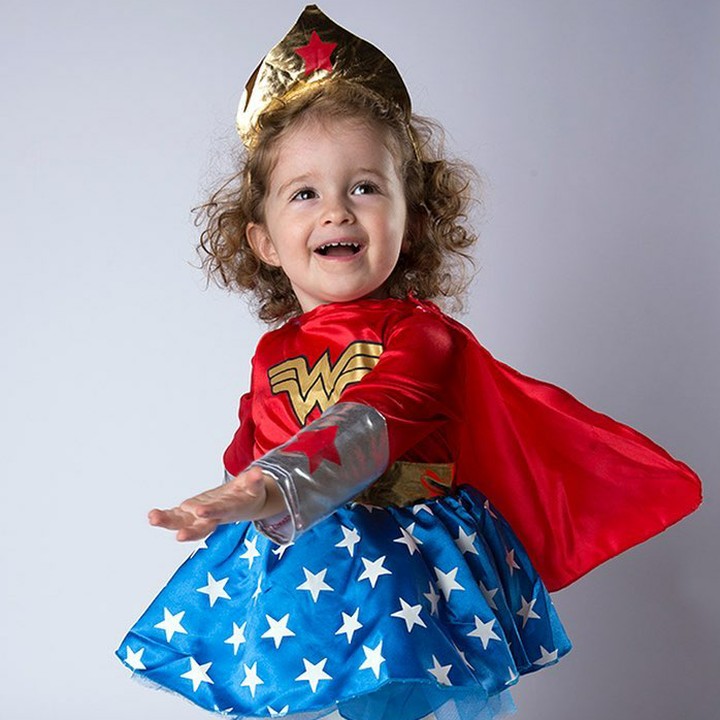 <p> Lucu banget ya Wonder Woman cilik ini.  (Foto: Instagram @beth_dubber_fine_artist)</p>