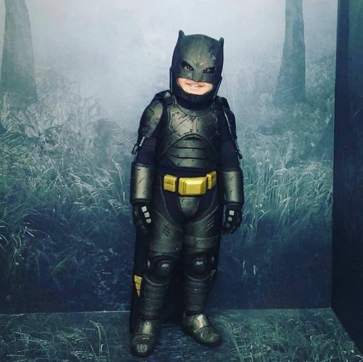<p>Lihat deh, cengiran Batman cilik ini bukannya bikin ngeri tapi malah bikin tersenyum. (Foto: Instagram @cosplayway)</p>