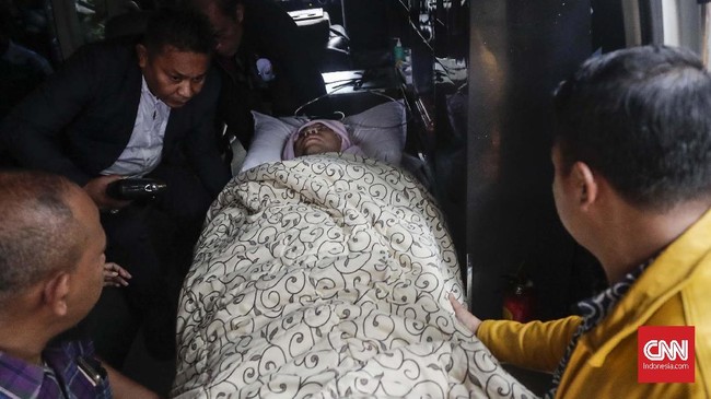 Sebelum diputuskan pindah ke RSCM Kencana, kuasa hukum Setya Novanto mengatakan ada dua opsi rumah sakit yang akan dirujuk untuk Ketua DPR itu.