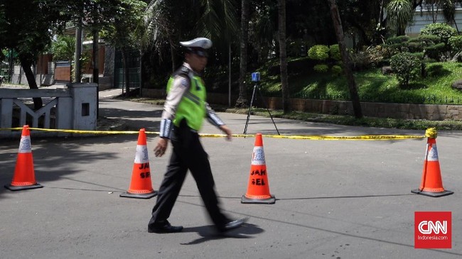 Polisi menyatakan penggunaan GPS saat berkendara tak boleh menghilangkan konsentrasi. Sebab, hilangnya fokus bisa berakibat kecelakaan seperti dialami Setnov.