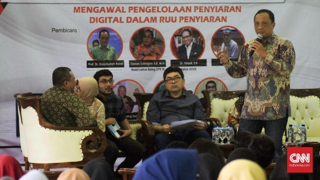 Banyak pihak khawatirkan monopoli dengan sistem single MUX, Prof. Kamalullah Ramli tawarkan solusi konsep penyiaran hybrid untuk RUU Penyiaran.