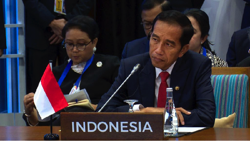 Presiden Joko Widodo kembali meminta jajarannya mengembangkan 10 Bali baru yang telah ditetapkan sebagai destinasi pariwisata prioritas nasional.