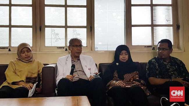 Dokter RS Permata Hijau menyatakan, memindahkan pasien Setya Novanto ke rumah sakit lain hanya bisa dilakukan jika sang pasien mengizinkan.