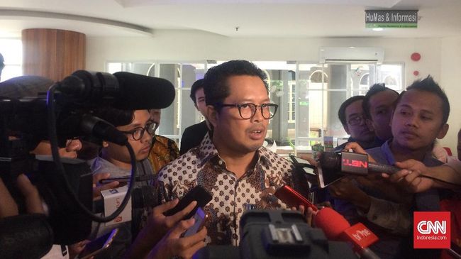 Bamsoet Ketua DPR, Golkar Klaim Tak Ada Penolakan Internal Sejumlah senior Golkar, termasuk Aburizal Bakrie diklaim telah mengetahui Bambang Soesatyo pengganti Setya Novanto sebagai Ketua DPR.