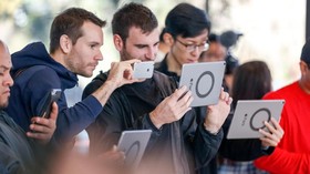 Mahasiswa Protes ke Apple Soal Kecanduan Ponsel