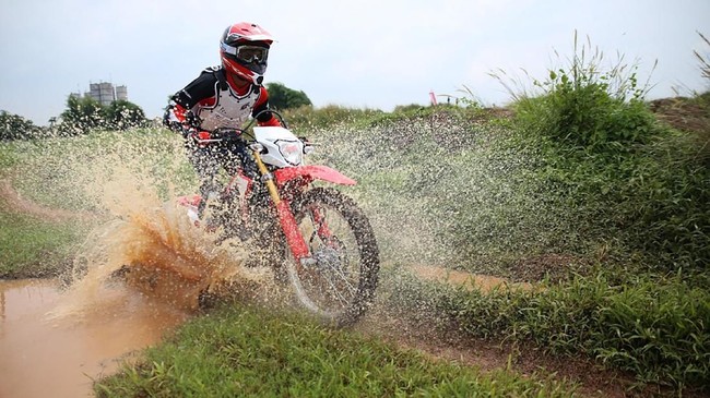 Honda CR Electric telah dipamerkan di Tokyo Motor Show 2019 dan bisa jadi gambaran masa depan motor trail Honda.