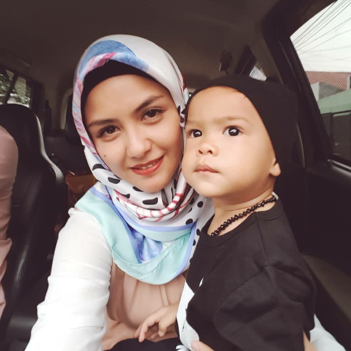 <p>Revalina S Temat bersama si kecil, Rihga Sadiwasakti Rabbani. (Foto: Instagram/vatemat)</p>