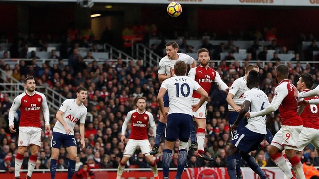 Tottenham Hotspur dan Arsenal berharap meraih tiga poin pada laga di Stadion Wembley untuk memperbesar peluang mereka masuk zona Liga Champions.