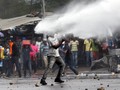 FOTO: Ricuh saat Warga Jemput Oposisi Kenya, 5 Orang Tewas
