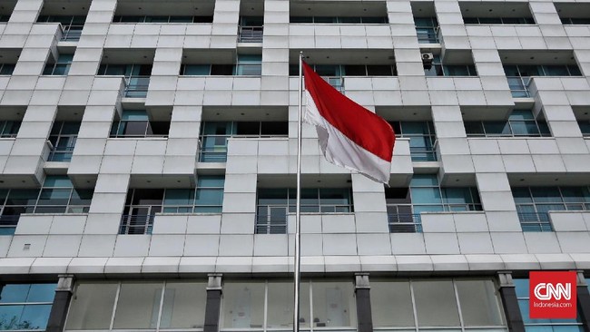 Oditur Militer menjenguk Andrie Yunus di RSCM, namun ditolak karena kondisi pascaoperasi. Andrie dirawat setelah disiram air keras oleh prajurit TNI.