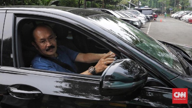 Fredrich Yunadi menyatakan siap diperiksa Ditjen Pajak Kementerian Keuangan terkait kekayaannya. Dia mengaku mengeluarkan Rp3-5 miliar setiap ke luar negeri.