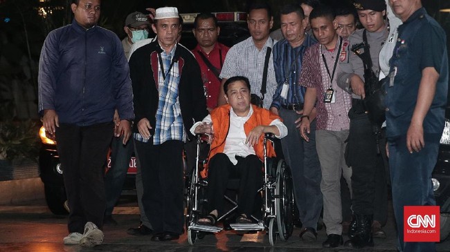 Setelah tak lagi dirawat di RSCM Kencana, tersangka dugaan korupsi e-KTP Setya Novanto dibawa ke KPK malam ini dan sudah bisa diperiksa soal kasus tersebut.