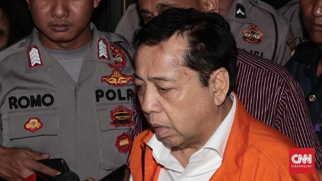 Pertemuan Otto Hasibuan dengan Setya Novanto berlangsung kurang lebih dua jam. Namun, hal itu tidak membahas soal strategi tim menghadapi KPK.