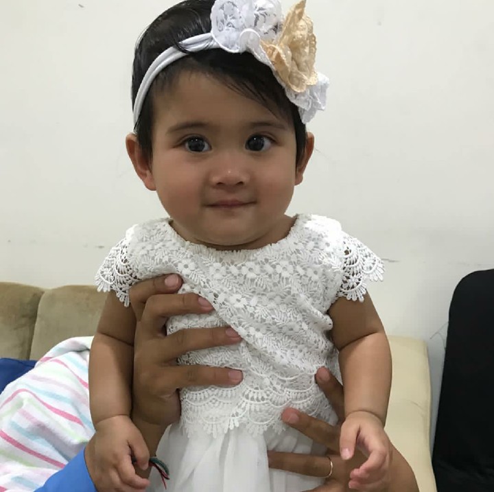 <p>Senyum manis Vania bikin gemas! (Foto: Instagram/vaniaathabina24)</p>