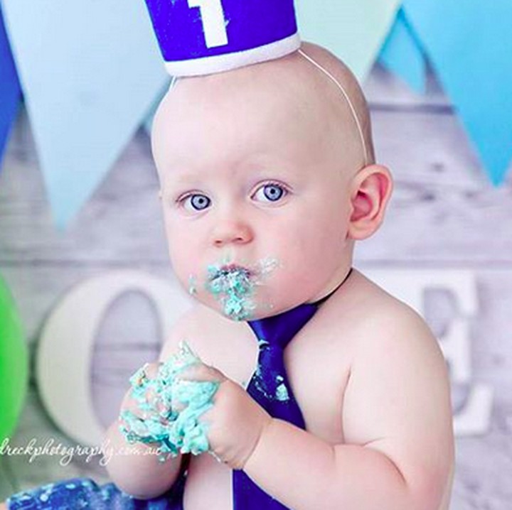 <p>Muka stay cool si kecil walau cemong sama iceing cake. (Foto: Instagram/ @bumblebboutique)  </p>