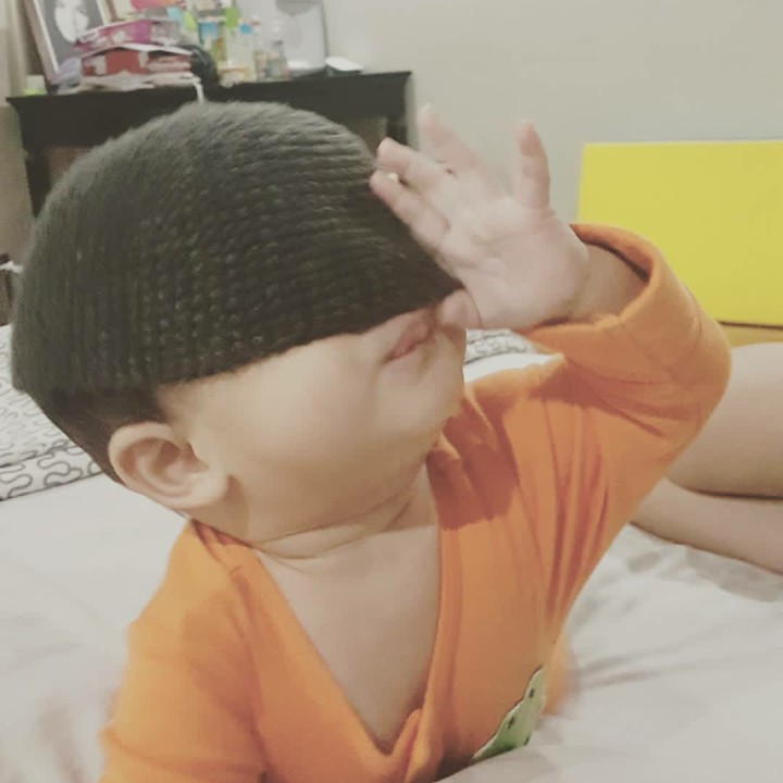 <p>Tuh, ada-ada aja tingkah Rihga. Lagi ngapain sih kamu, Nak? He-he-he (Foto: Instagram/rihga.sadiwasakti)</p>