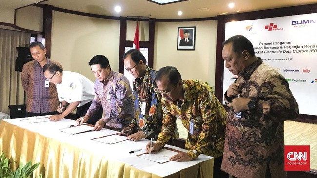 Sinergi dilakukan untuk mengefisienkan biaya operasional yang harus dikeluarkan dari masing-masing bank, sehingga bisa lebih hemat.