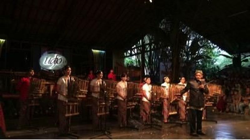 Prestasi manis kembali diraih Sekolah Tinggi Pariwisata (STP) NHI Bandung.