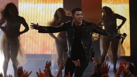 Nick Jonas 'Curhat' Pertemuan Pertama dengan Priyanka Chopra