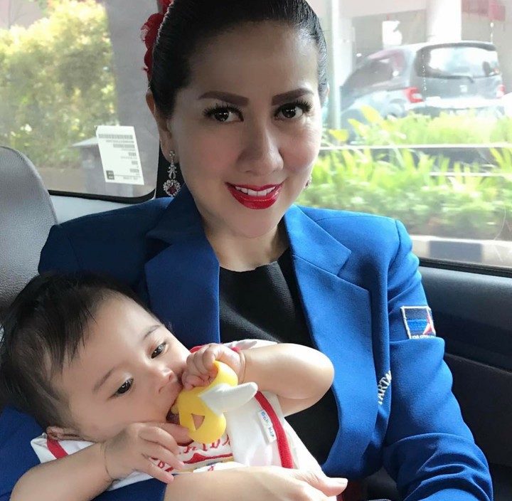 Cute dan Nggemesinnya Vania Athabina, Anak Angkat Venna 