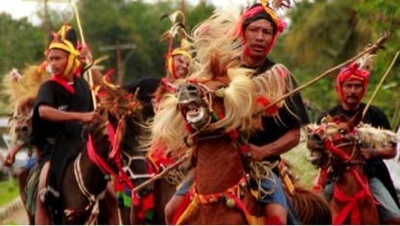 Enam hari menjadi momen tak terlupakan bagi 60 peserta yang diajak berpetualang menelusuri alam dan budaya Pulau Sumba.