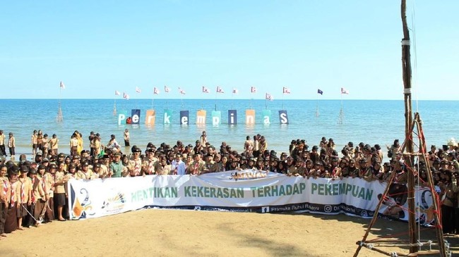 Sebanyak 1.550 Pramuka Penegak dan Pandega mengikuti Perkemahan Putri Tingkat Nasional III di Bumi Perkemahan Pantai Manggar, Balikpapan, Kalimantan Timur.