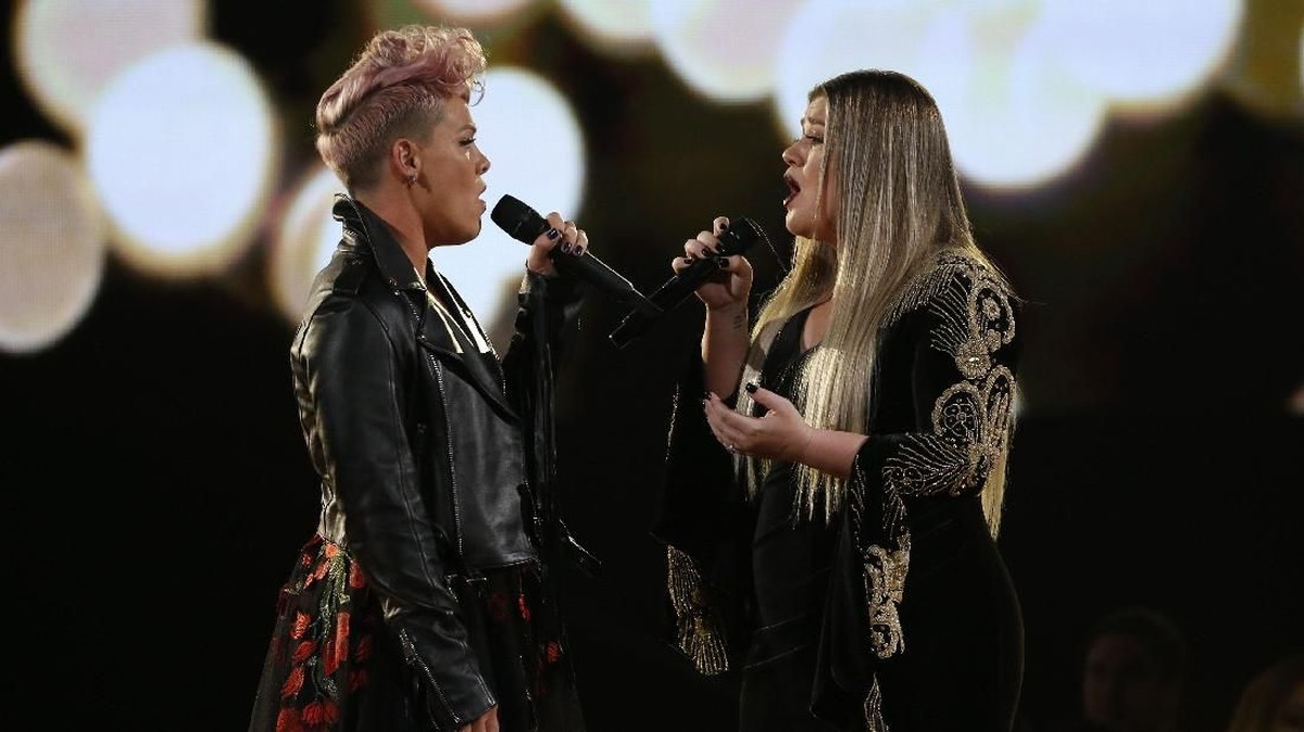 FOTO: Gairah dari Panggung American Music Awards 2017
