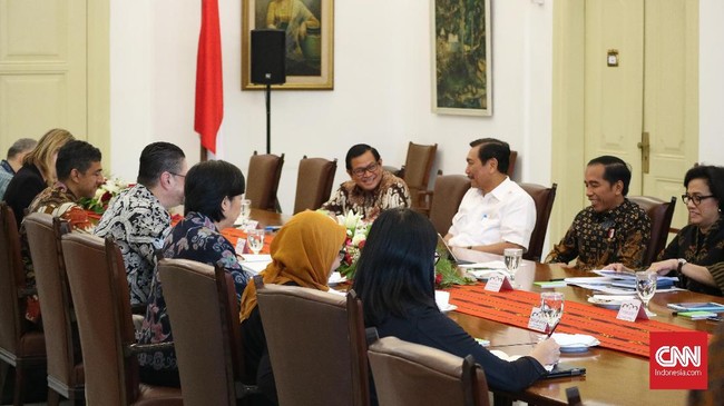 Jokowi menerima perwakilan World Bank di Istana Kepresidenan, Jakarta, Kamis (25/7). Hal itu disampaikan Menko Perekonomian Airlangga Hartarto.