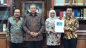 SBY Dikabarkan Usung Khofifah-Emil Dardak di Pilgub Jatim
