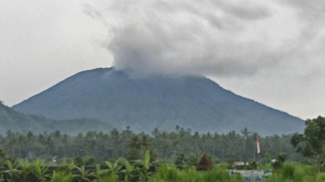 Tremor Non-Harmonik satu kali dengan amplitudo 2 mm dengan durasi 36 detik. Gempa vulkanik dua kali dengan amplitudo 5-6 mm dan durasi 8-26 detik.