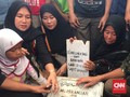 Laila Sari Dimakamkan Satu Lahad dengan Suami