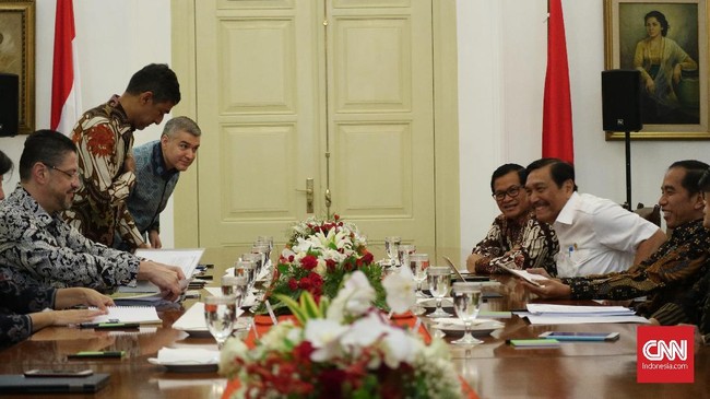 Presiden Joko Widodo (Jokowi) bertemu perwakilan Bank Dunia untuk Indonesia di Istana Negara, Senin (2/9), guna mengetahui kondisi ekonomi global terkini.