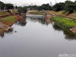 Terjatuh saat Main di Banjir Kanal Timur, Bocah 11 Tahun Tenggelam