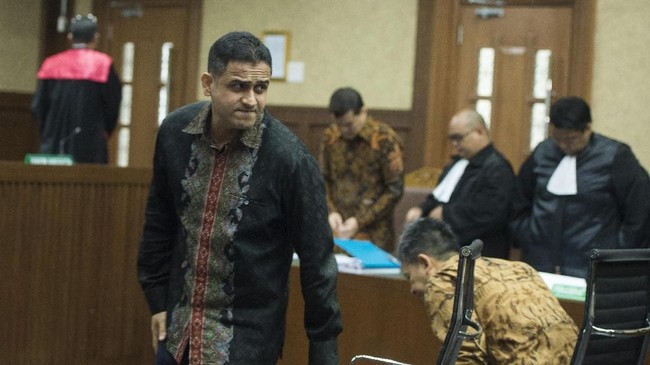 Nazaruddin mendadak lupa ketika hakim menanyakan peran Setya Novanto di proyek e-KTP. Dia selalu menjawab lupa, padahal hakim menanyakan keterangannya di BAP.