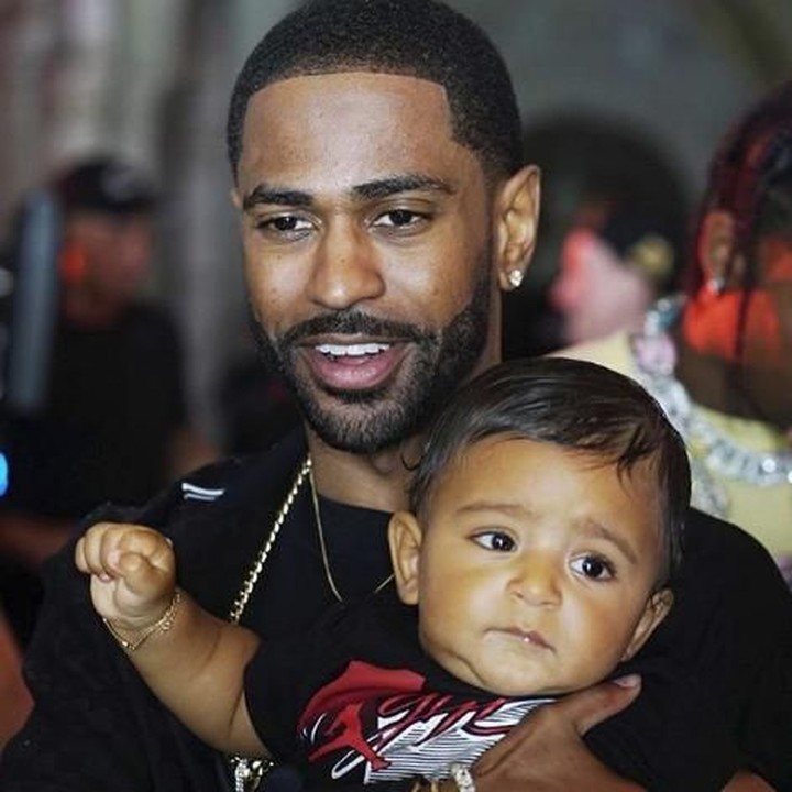 <p>Dan sepertinya Asahd juga nggak masalah tuh digendong orang lain. Hi-hi-hi. (Foto: Instagram/asahdkhaled)</p>