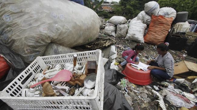 Indef Kritik Data Pemerintah Soal Angka Kemiskinan