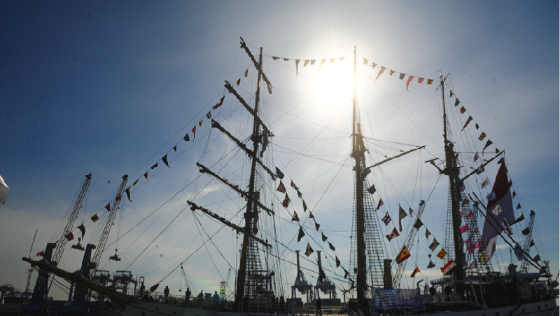 Menteri Koordinator bidang Kemaritiman Luhut Binsar Pandjaitan resmi melepas KRI Dewaruci dan KRI Bima Suci menuju Pulau Weh Sabang.