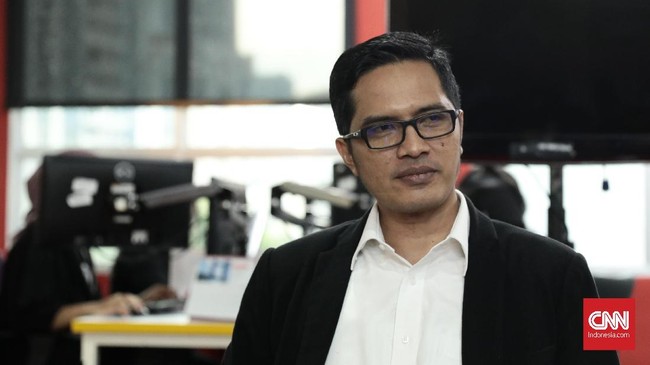 Selain menjadwalkan pemeriksaan Olly Dondokambey, KPK turut memanggil mantan anggota Badan Anggaran (Banggar) DPR, Mirwan Amir dan Tamsil Linrung.