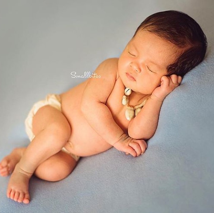 Meski baru sekitar dua minggu umurnya, Adreena kelihatan udah besar banget nih. (Foto: Ritta Rajagukguk/ Instagram @ollaramlannaufar)