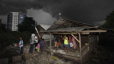 Kementerian Koordinator Bidang Pembangunan Manusia dan Kebudayaan (Kemenko PMK) mencatat terdapat 13 provinsi di Indonesia yang tingkat kemiskinan tinggi.
