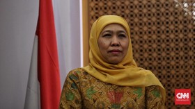 Bertemu di Jatim, Airlangga Beri Potongan Tumpeng Pertama Ke Khofifah