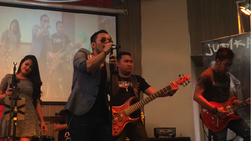Setelah sukses mendatangkan Mario G Kalu, TipeX, Jamrud, Coklat sampai Slank.