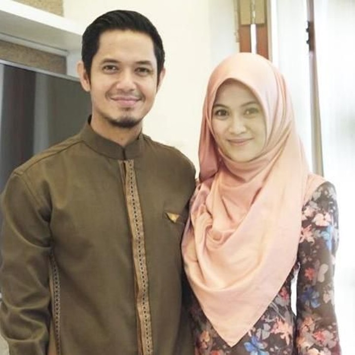 Dude Harlino dan Alyssa Soebandono menikah 22 Maret 2014. Jadi, kurang lebih udah 3 tahun nih, Bun, mereka membangun biduk rumah tangga. (Foto: Instagram/dude2harlino)