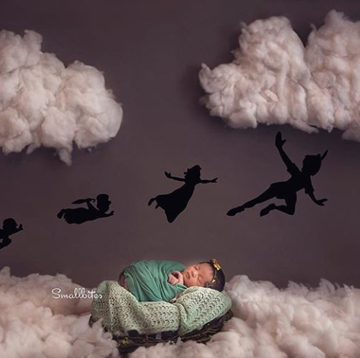 Hi-hi-hi lagi bobo di awan ya Adreena. Ikut dong. (Foto: Ritta Rajagukguk/ Instagram @ollaramlannaufar)