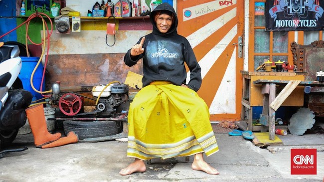 Islam dan Punk tak berlawanan. Punk tidak melarang memeluk agama. Justru Islam dinilai bisa jadi benteng untuk nilai-nilai punk agar tak kebablasan.