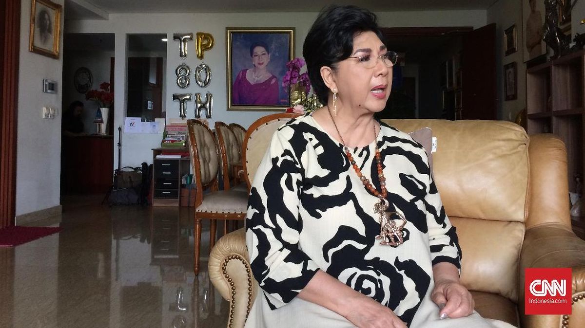 Titiek Puspa Ceria Kala Bareng 300 Anak Yatim Sebelum Meninggal