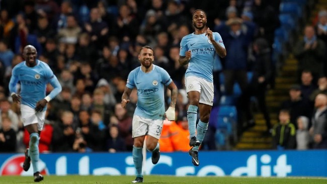 Pep Guardiola berani menjamin bahwa Manchester City tak akan melakukan strategi parkir bus pada laga lawan Manchester United.