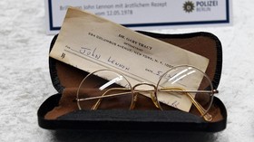 Tulisan Tangan Kurt Cobain dan John Lennon 'Diabadikan'