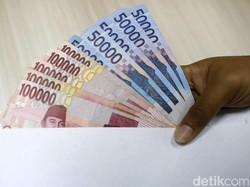 Waswas Menanti THR di Tengah Wabah Corona